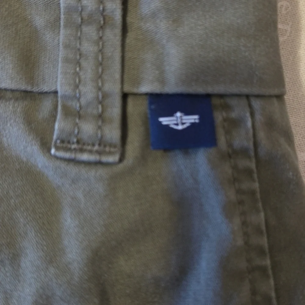 Dockers Chino Khaki Pants Size 40/32 Flat Front Relaxed